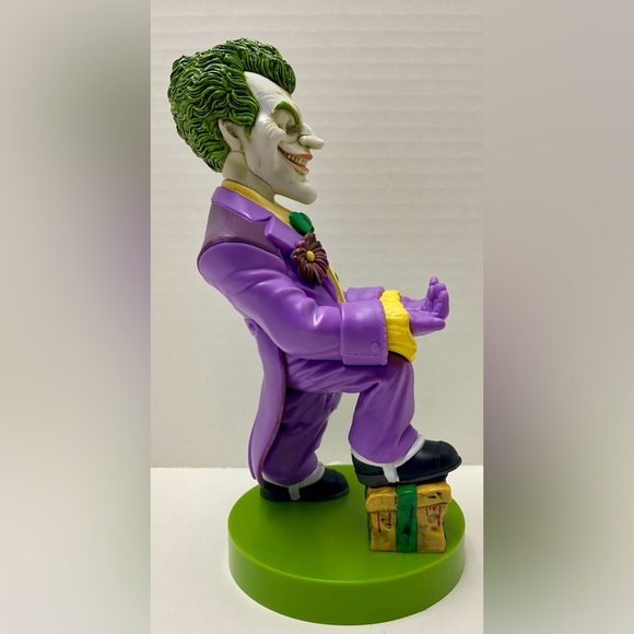 Cable Guys DC Comics The Joker Batman Statue - Controller & Phone Holder - Picture 4 of 16